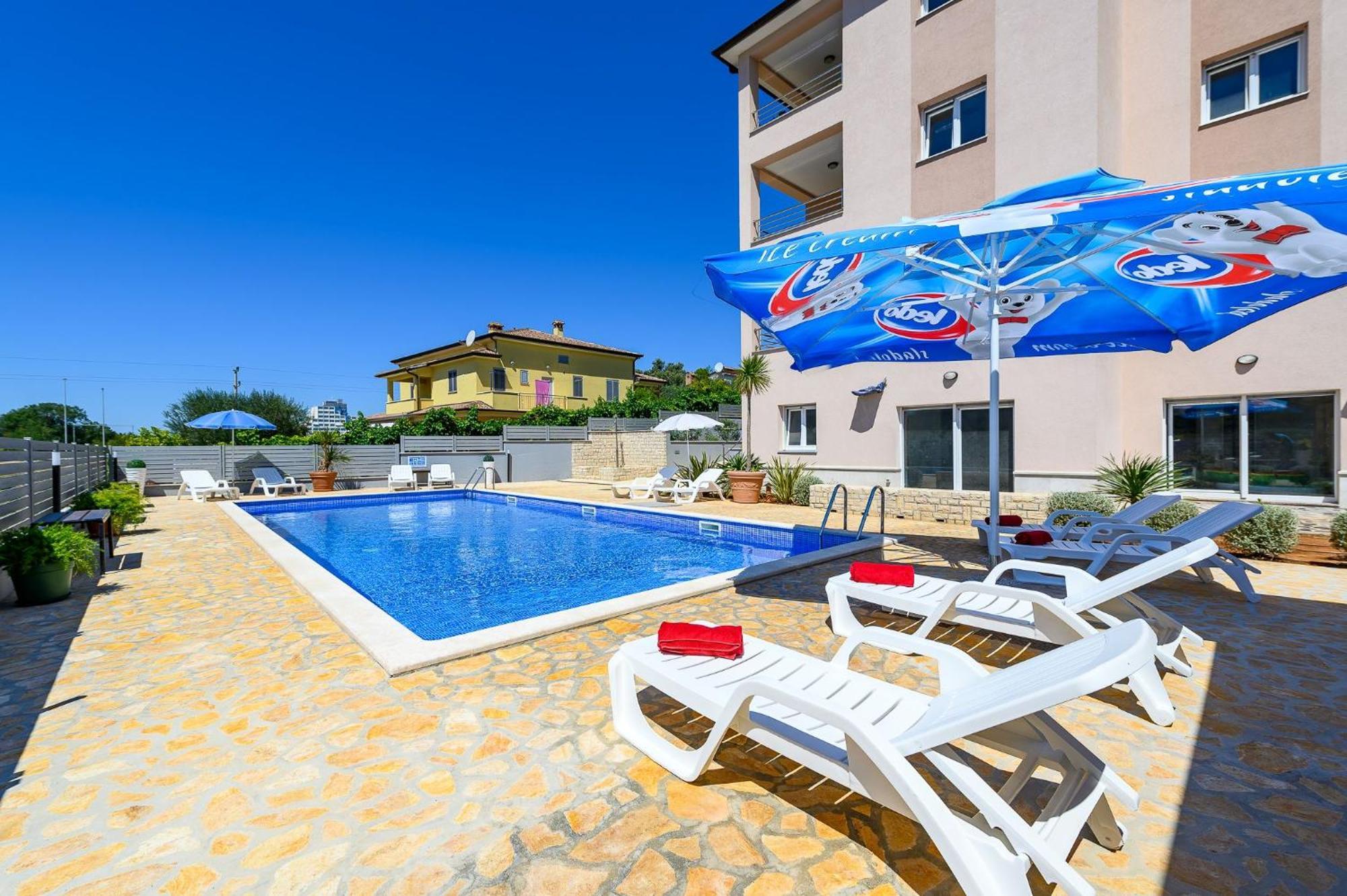 Stancija Amorozo 5 - Apartment N. 7 Porec Ngoại thất bức ảnh