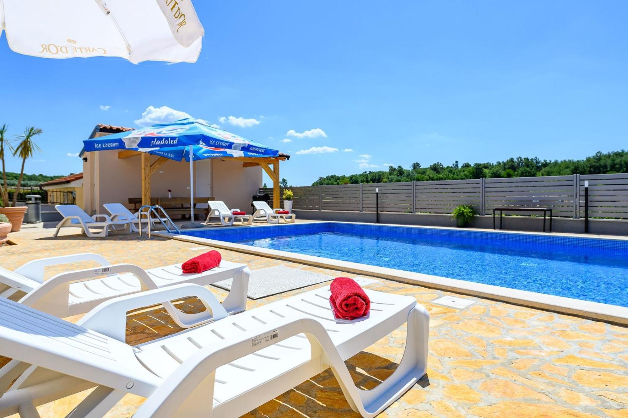 Stancija Amorozo 5 - Apartment N. 7 Porec Ngoại thất bức ảnh